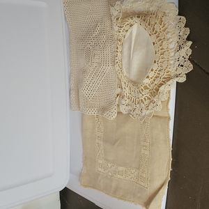 Lot of vintage ivory, cream bespoke dollies- oval and rectangular